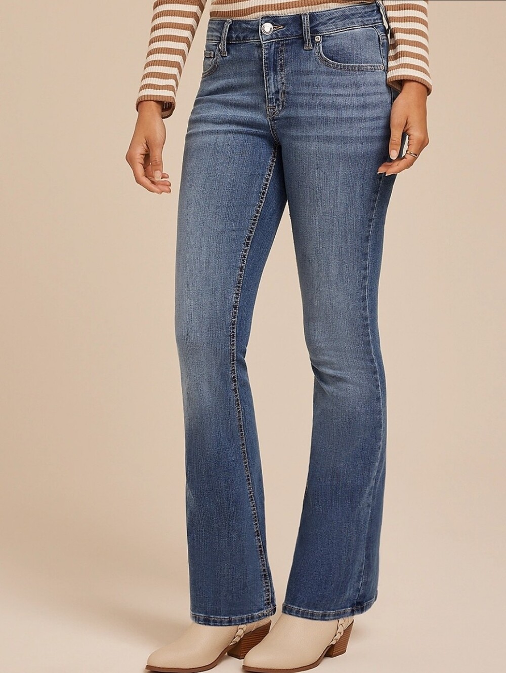 M Jeans by Maurices Flare Mid Rise Jeans Size 6 Regular Measures 29x31